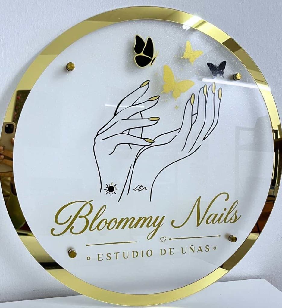 Bloommy Nails